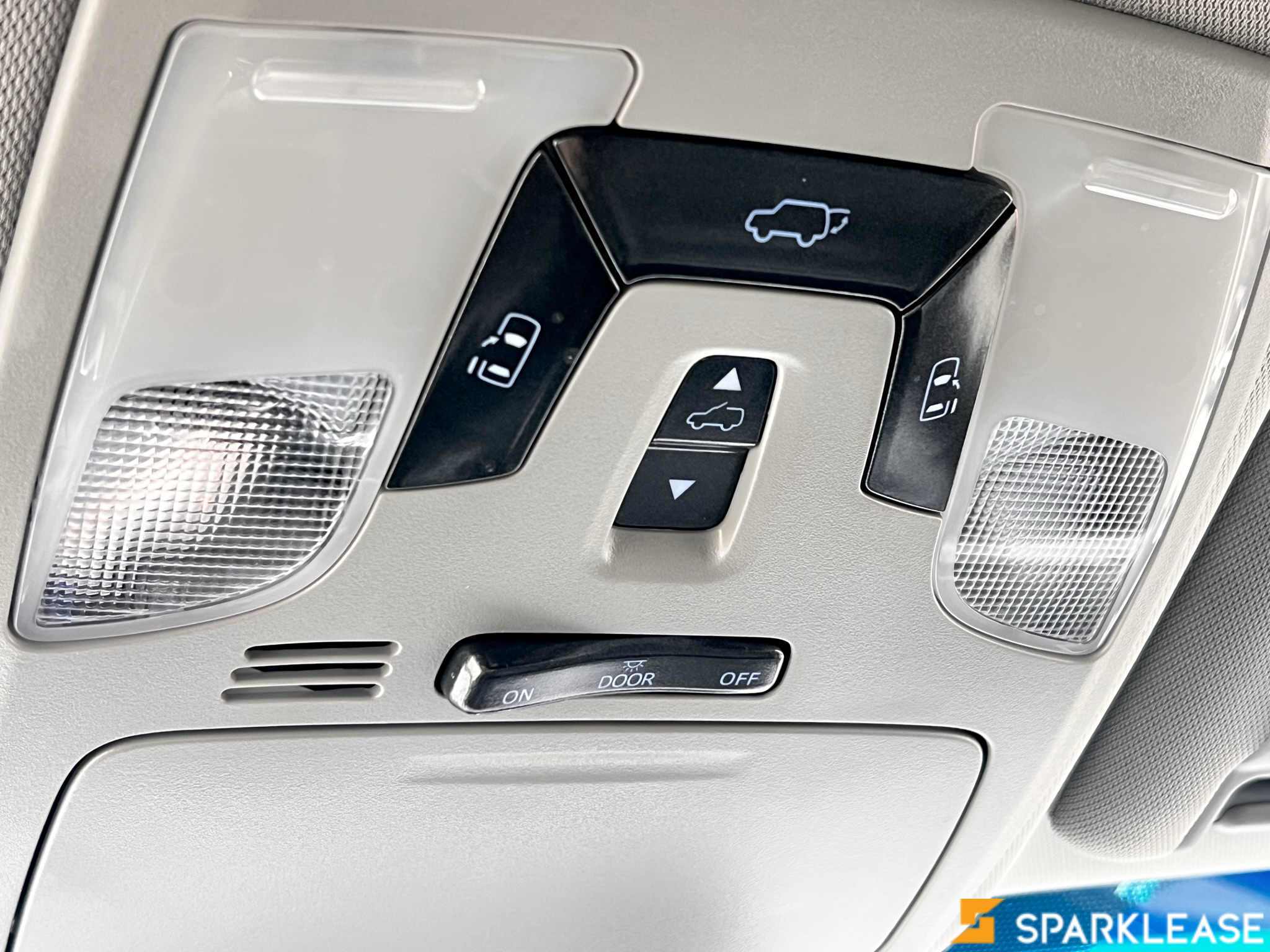 2017 Toyota  Sienna  5dr SE 8-Pass FWD , 多伦多, 五大行Finance估价