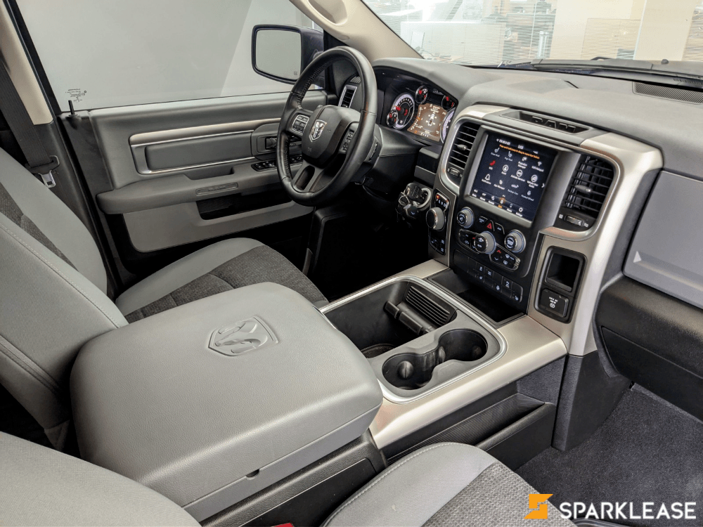 2019 Ram 1500 Classic SLT 4x4 Crew Cab, 多伦多, 五大行Finance估价