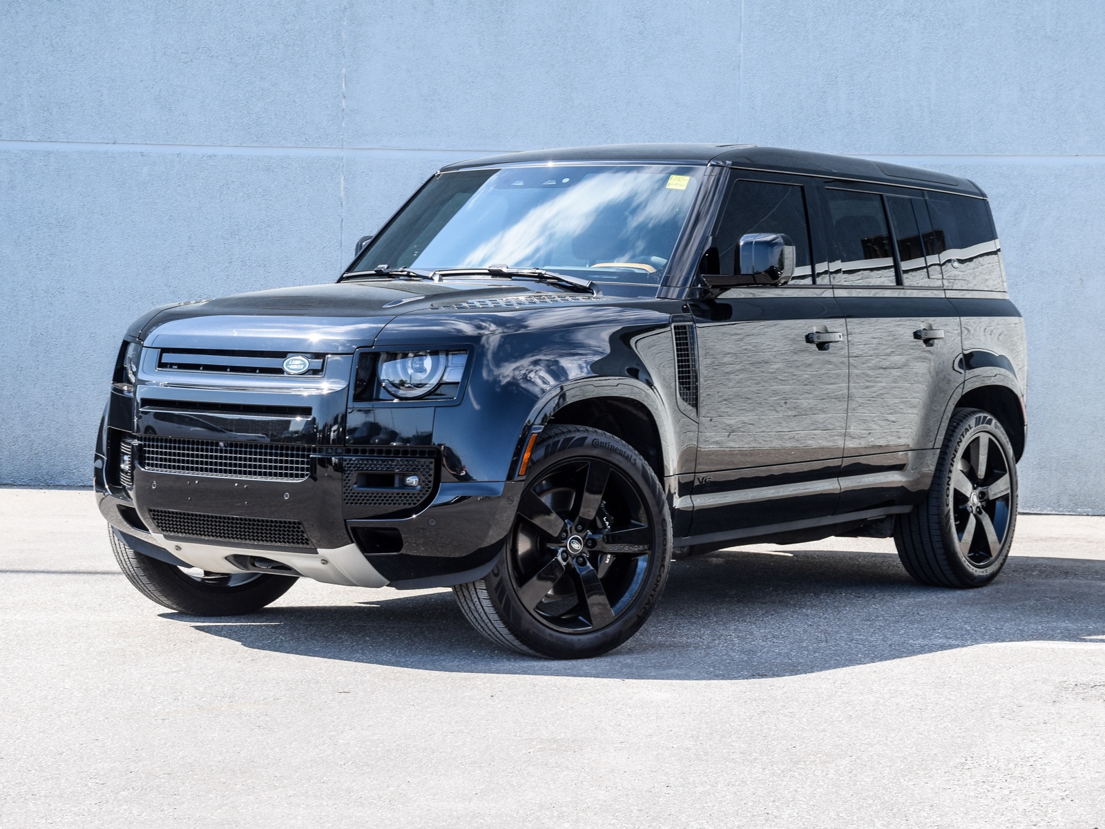 2024 Land Rover Defender 110 P525 V8