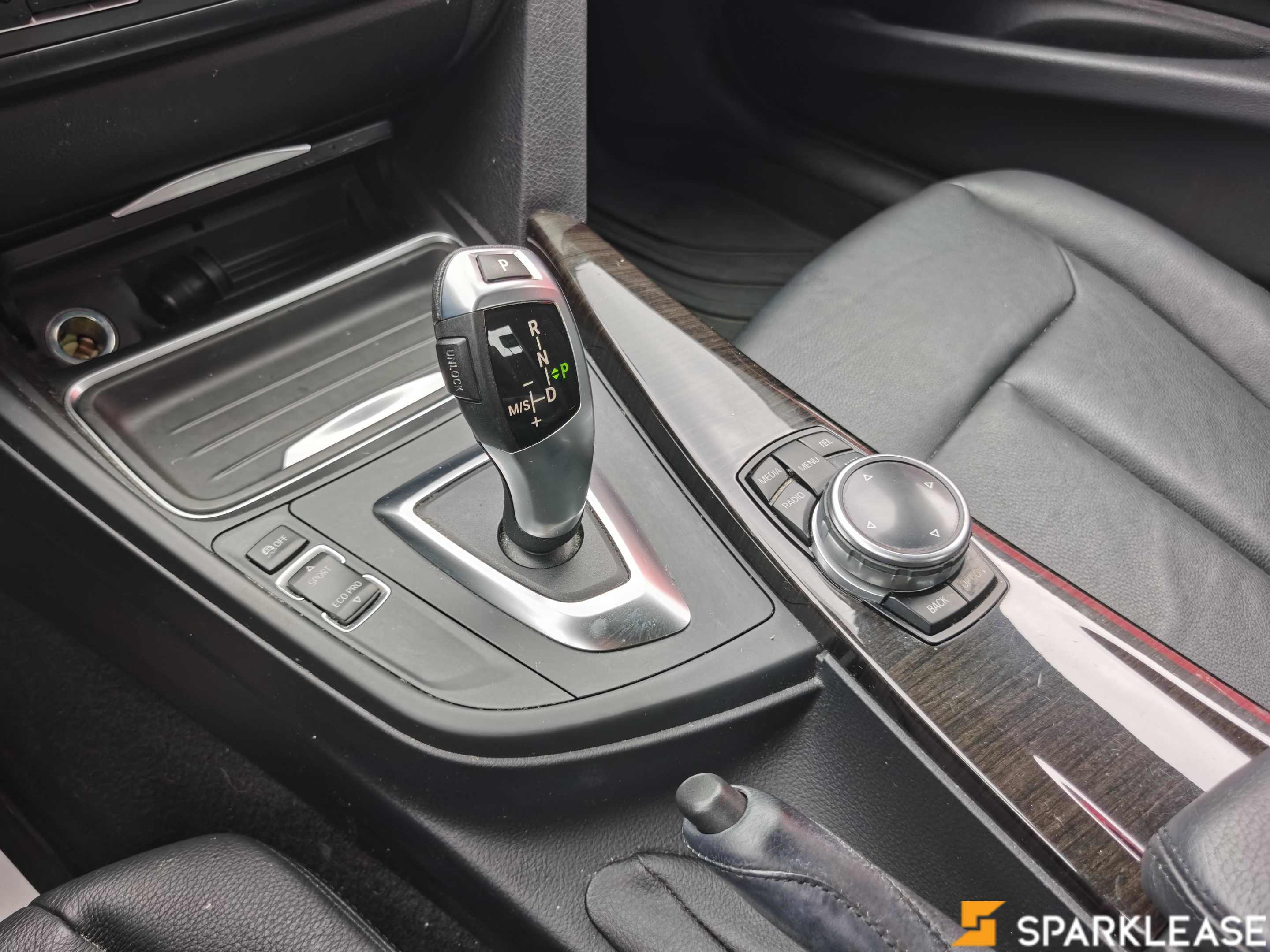 2014 BMW 3 Series 4dr Sdn 320i RWD, 温哥华, 全款车