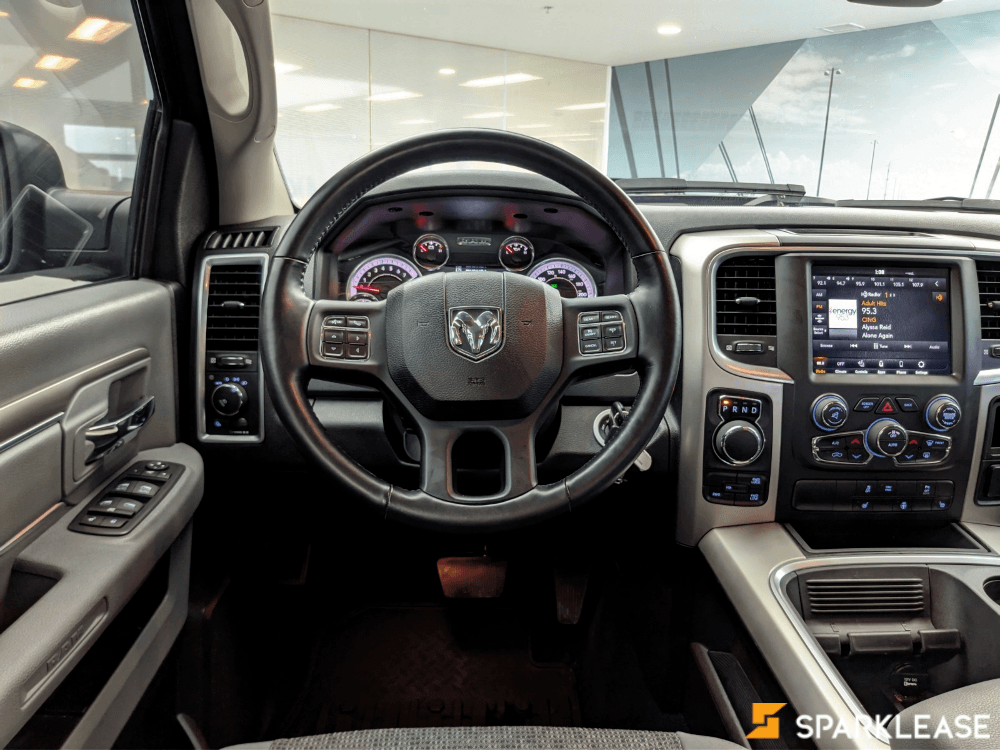 2019 Ram 1500 Classic SLT 4x4 Crew Cab, 多伦多, 五大行Finance估价