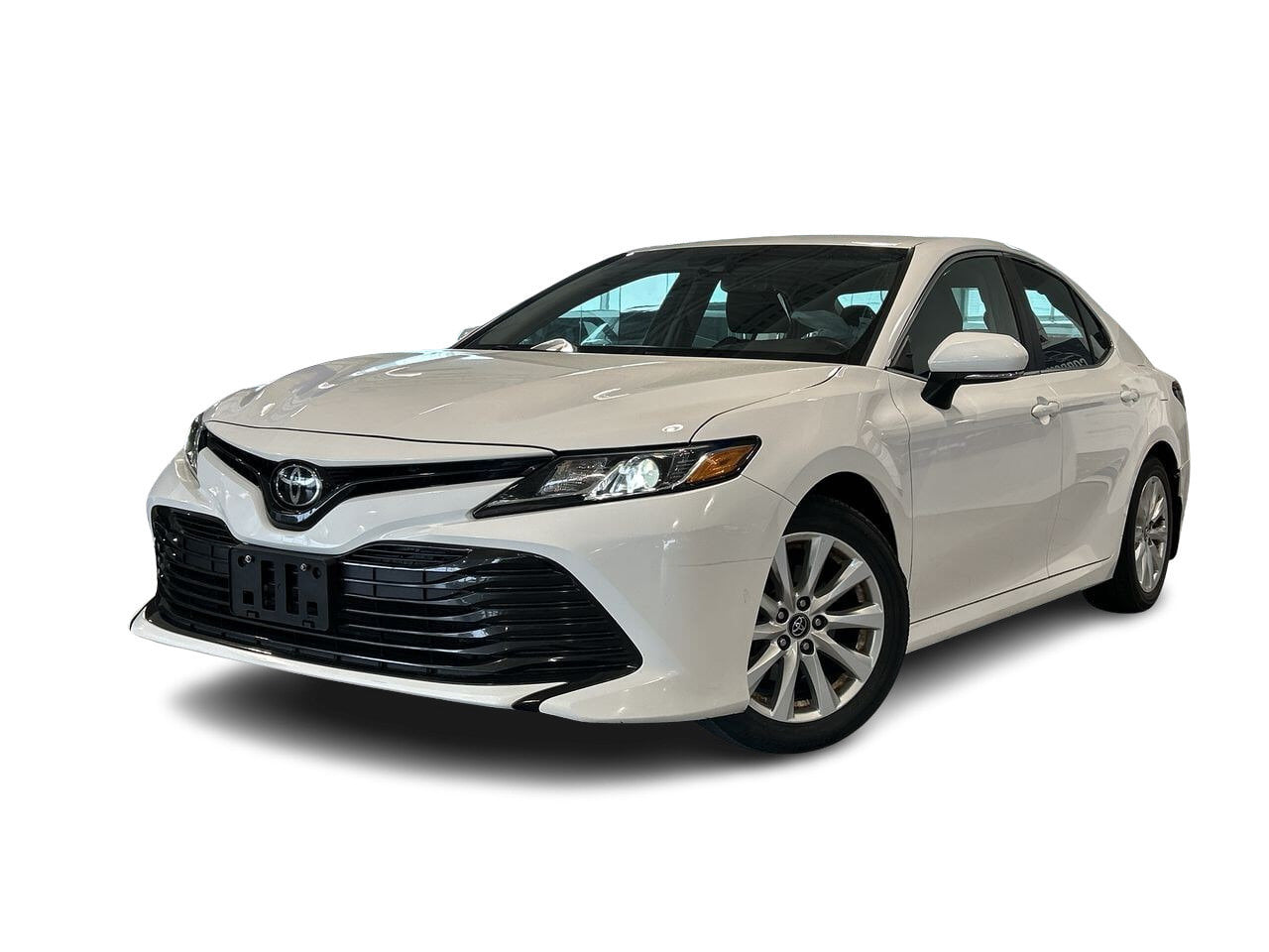 2018 Toyota Camry 4-Door Sedan LE 8A | Winter Tire PKG