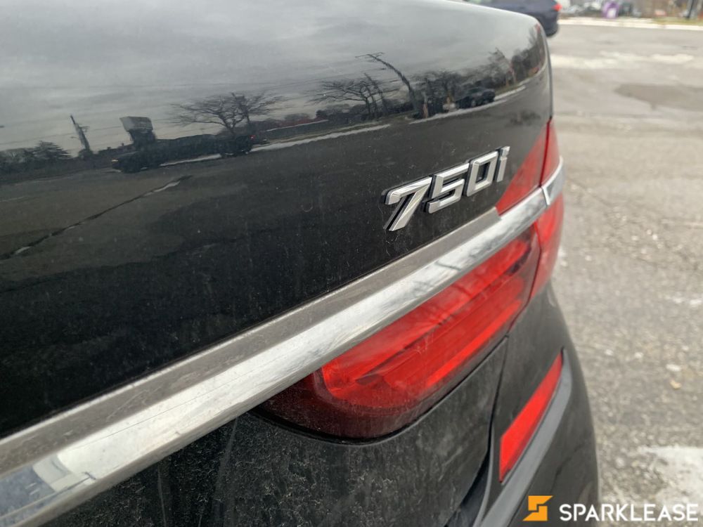 2016 BMW 750i, 多伦多, 全款车