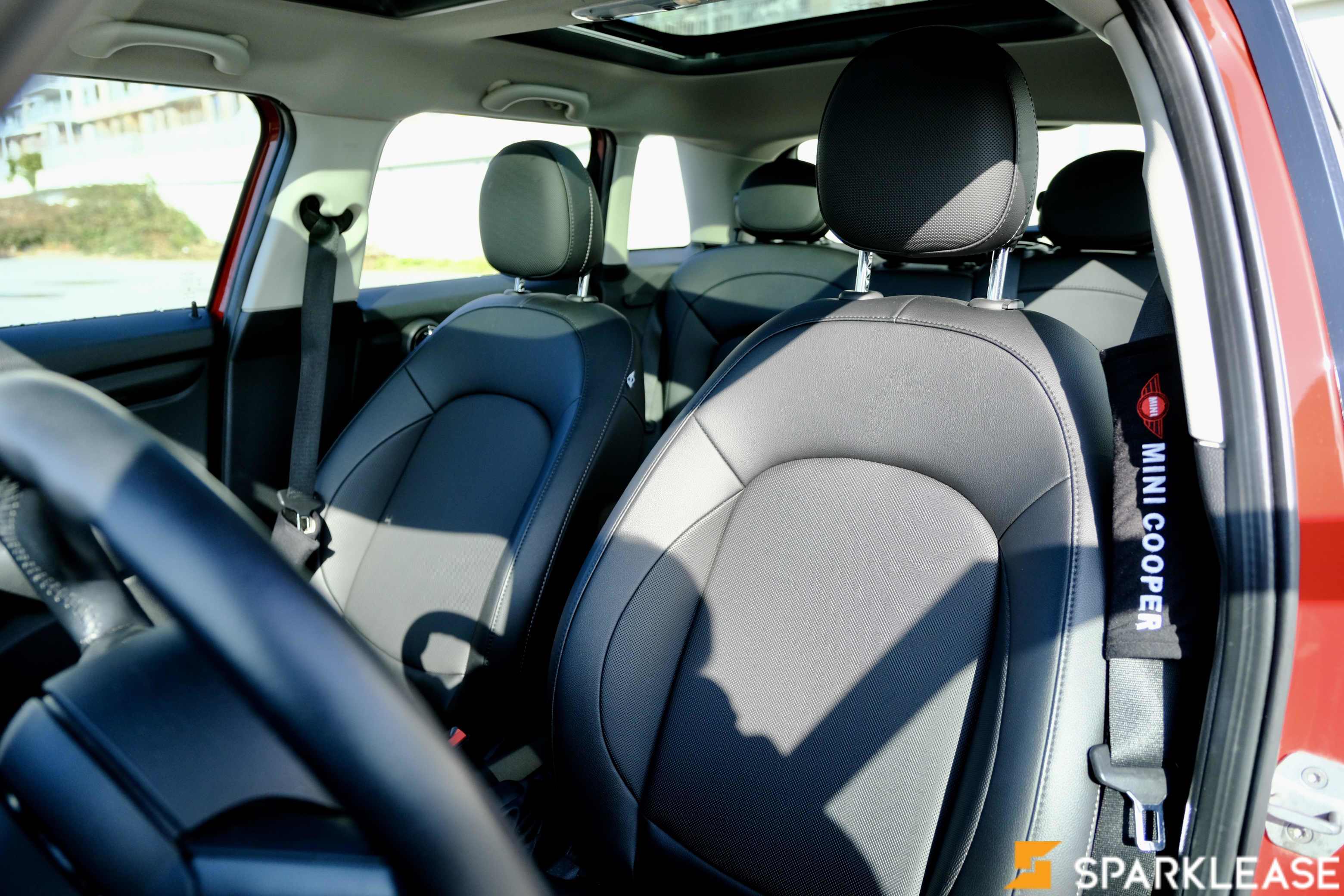 2015 MINI  Cooper Hardtop 5 Door  5dr HB , 温哥华, 五大行Finance估价