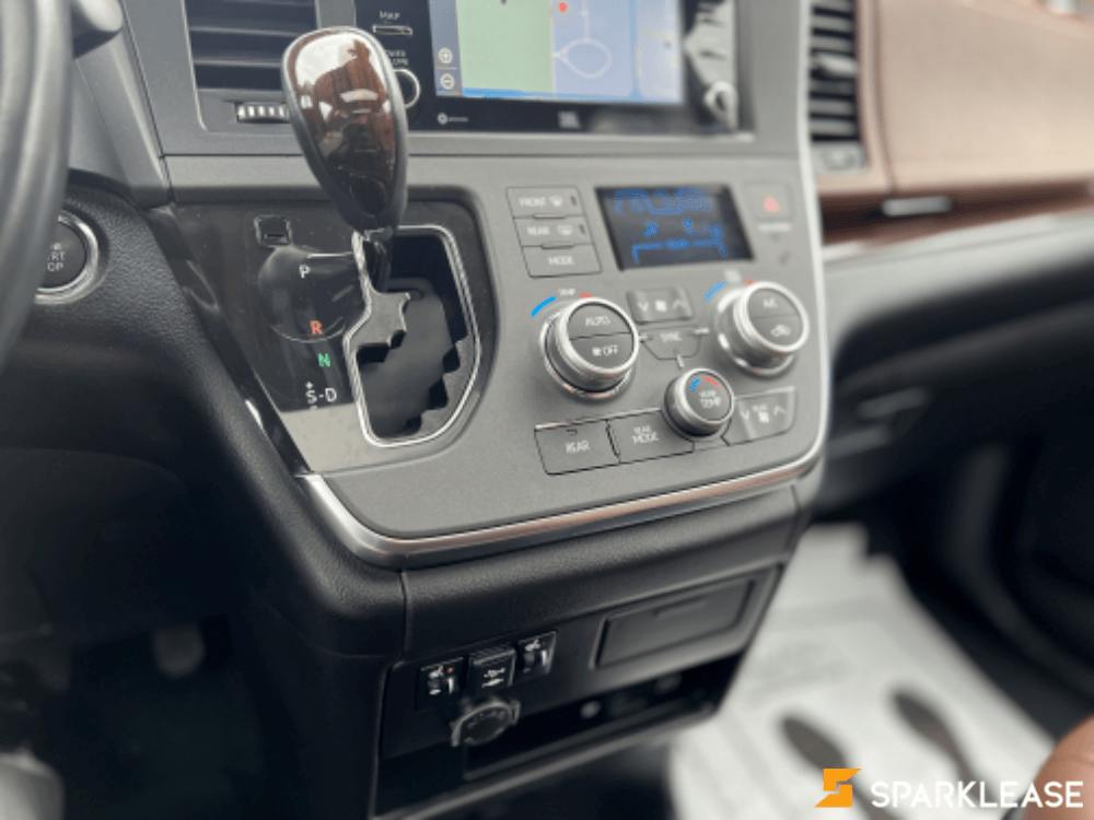 2018 Toyota Sienna , 温哥华, 全款车