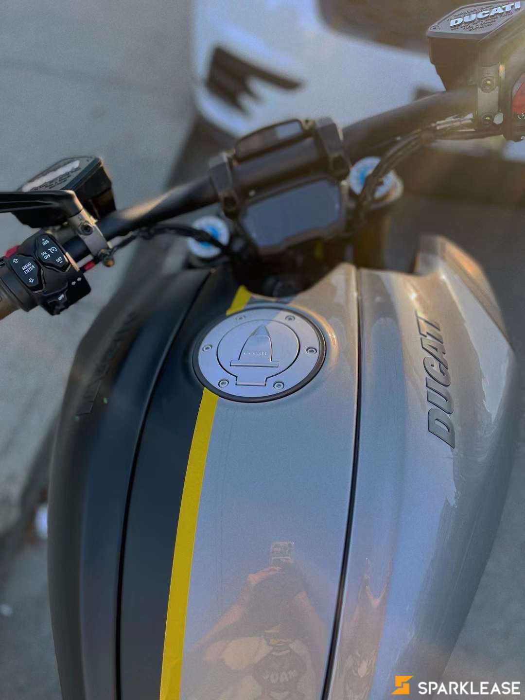 2022 Ducati Ducati Diavel, 温哥华, 全款