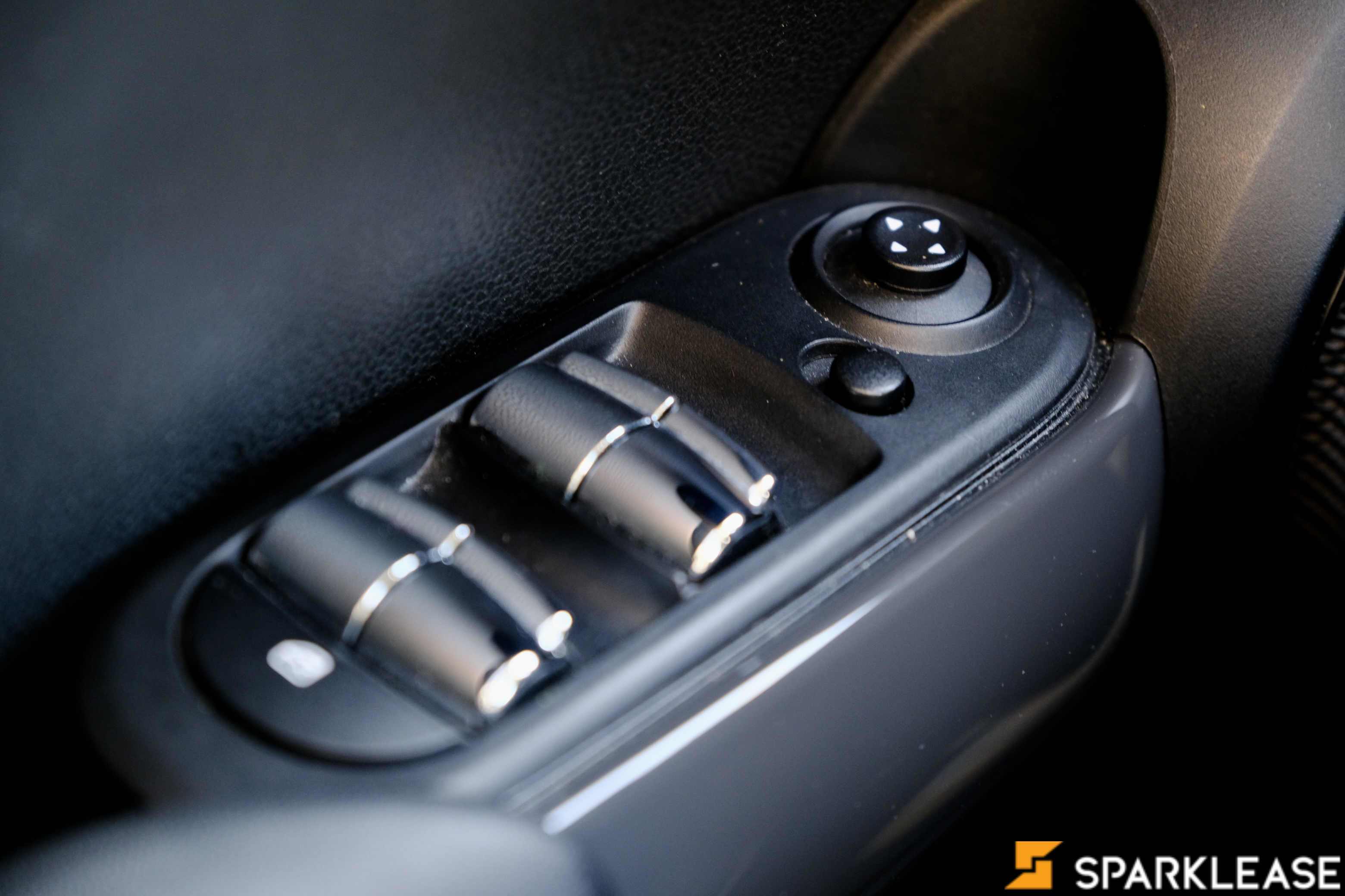 2015 MINI  Cooper Hardtop 5 Door  5dr HB , 温哥华, 五大行Finance估价