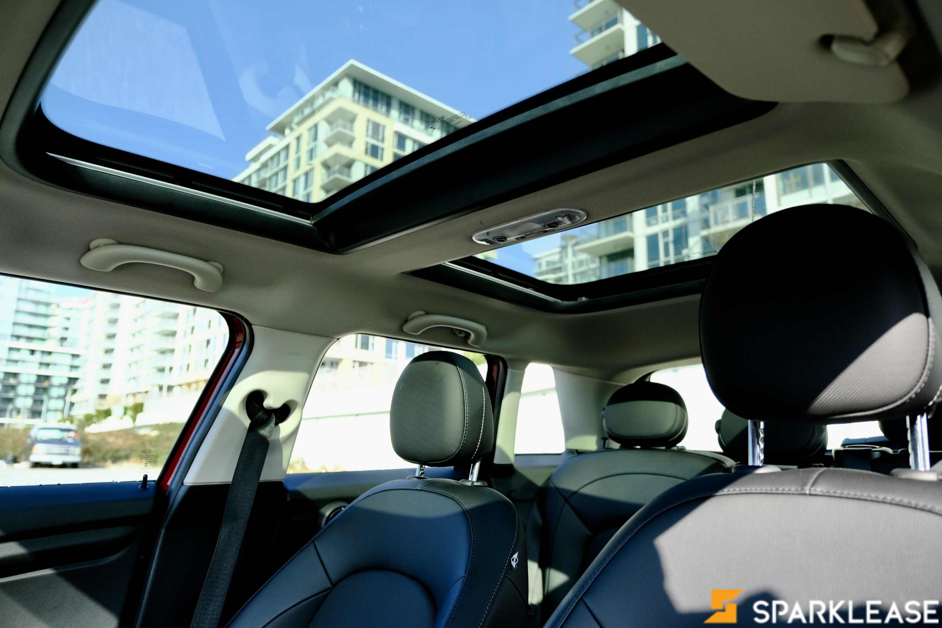 2015 MINI  Cooper Hardtop 5 Door  5dr HB , 温哥华, 五大行Finance估价