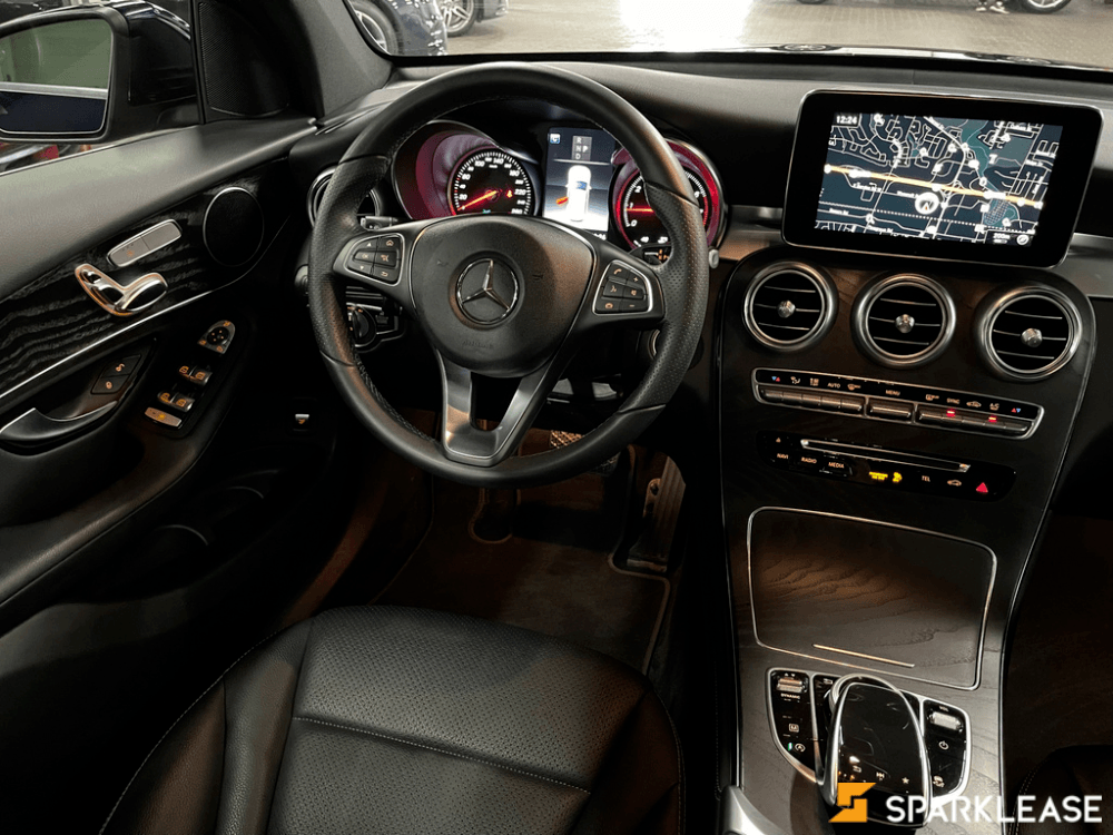 2018 Mercedes-Benz GLC300, 多伦多, 五大行Finance估价