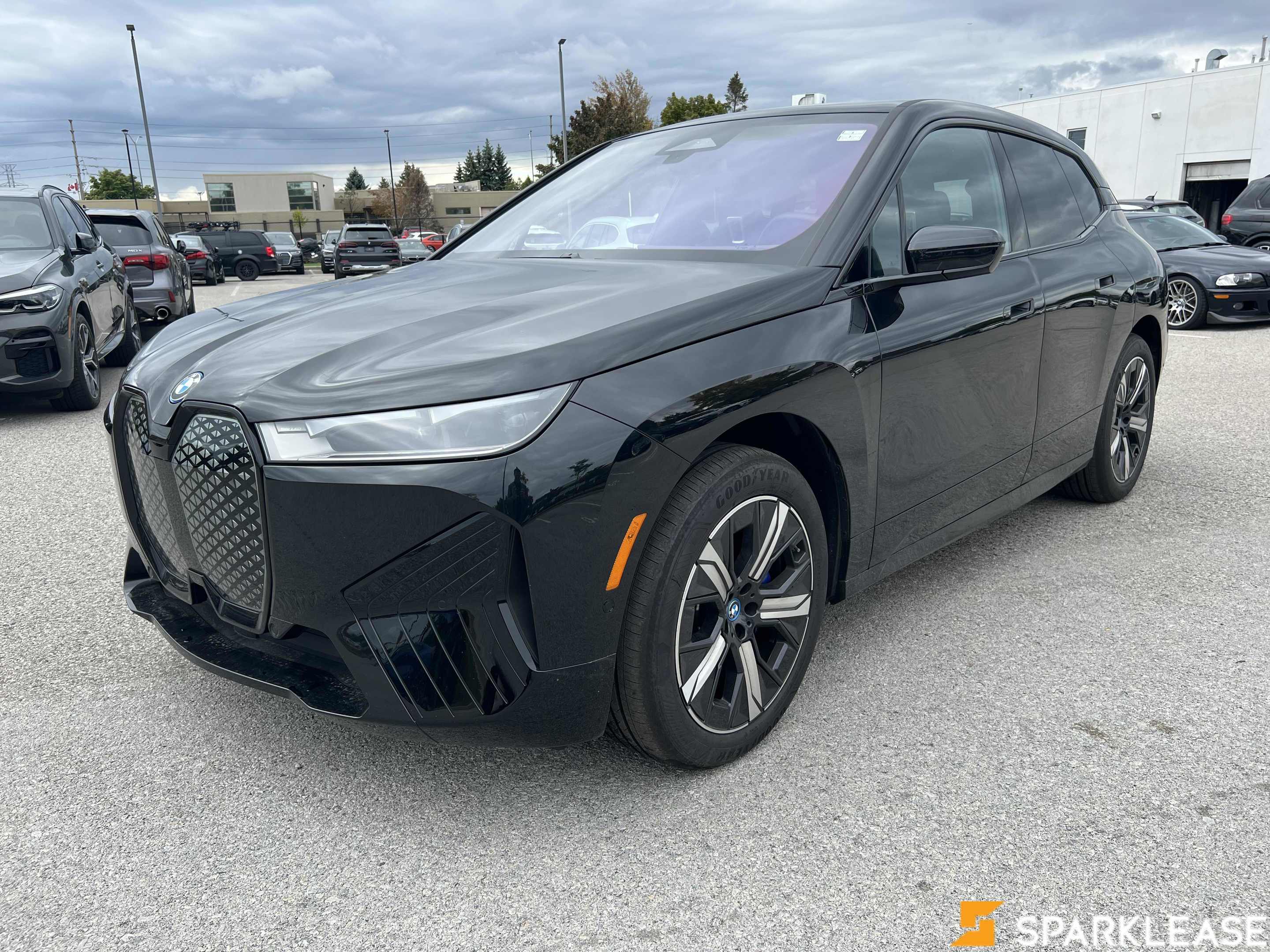 2023 BMW  iX  xDrive40 Sports Activity Vehicle , 多伦多, 五大行Finance估价