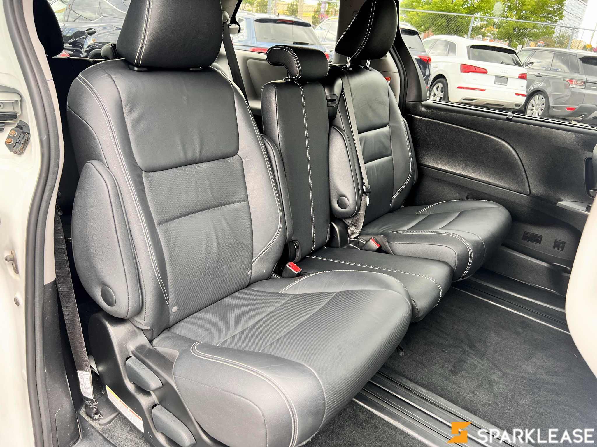 2017 Toyota  Sienna  5dr SE 8-Pass FWD , 多伦多, 五大行Finance估价