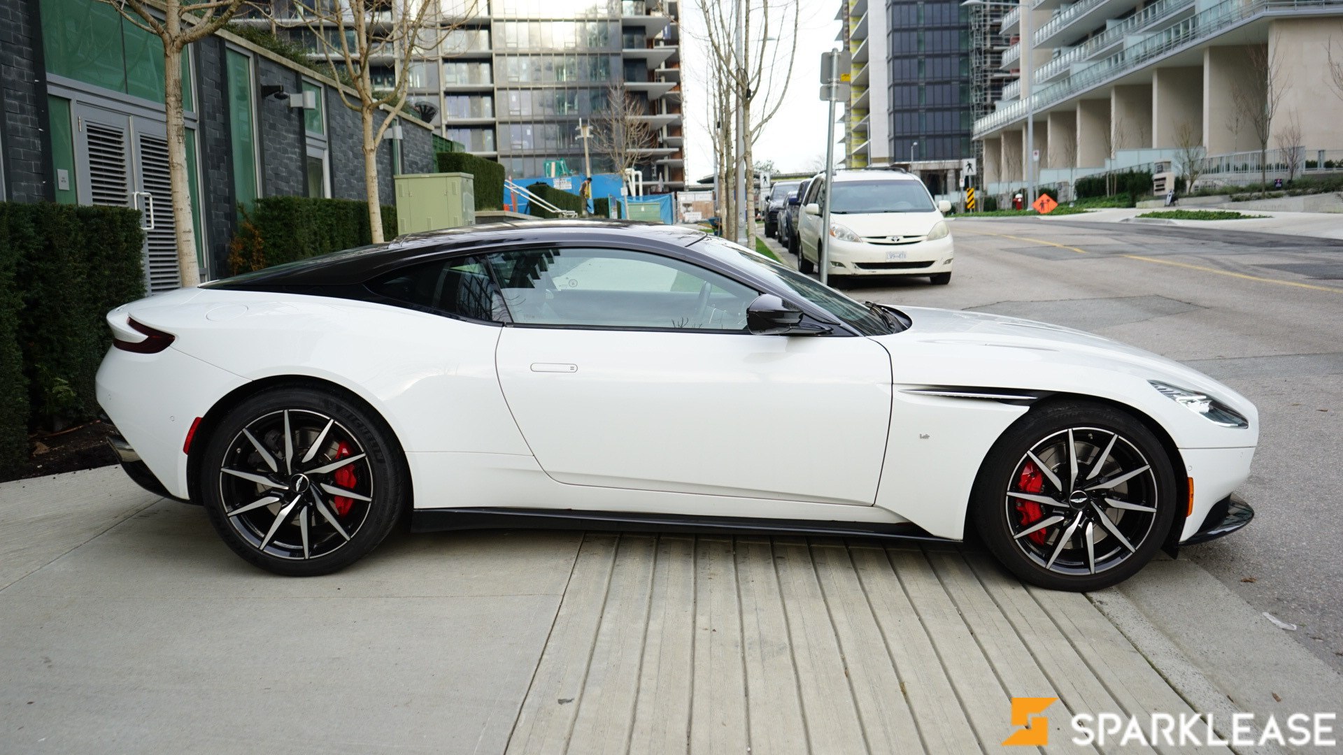 2017 Aston Martin DB11, Vancouver, Cash