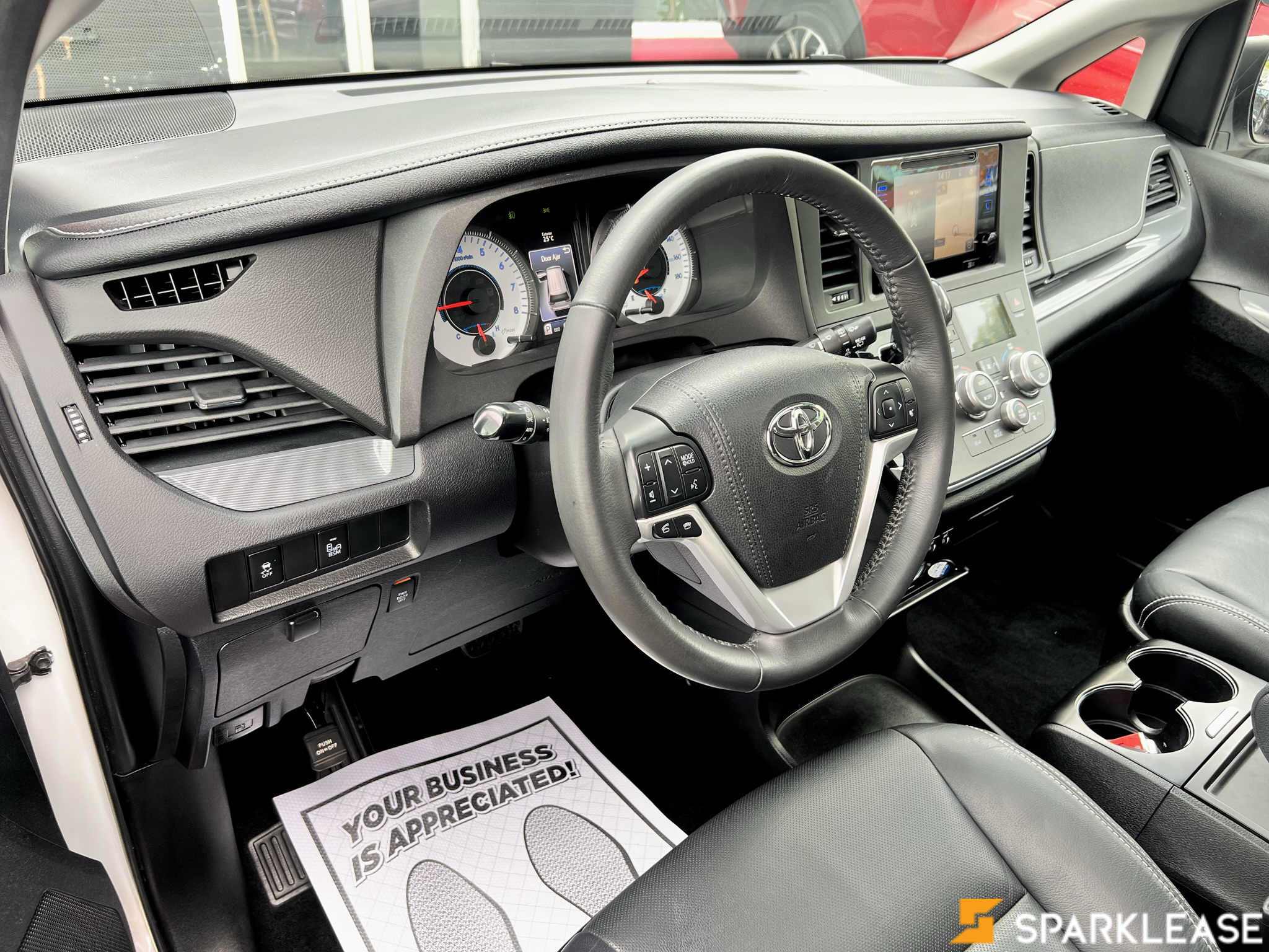 2017 Toyota  Sienna  5dr SE 8-Pass FWD , 多伦多, 五大行Finance估价