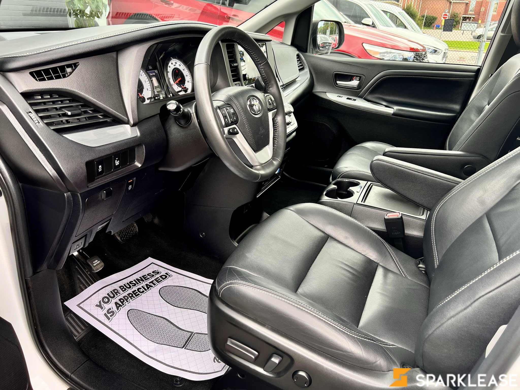 2017 Toyota  Sienna  5dr SE 8-Pass FWD , 多伦多, 五大行Finance估价