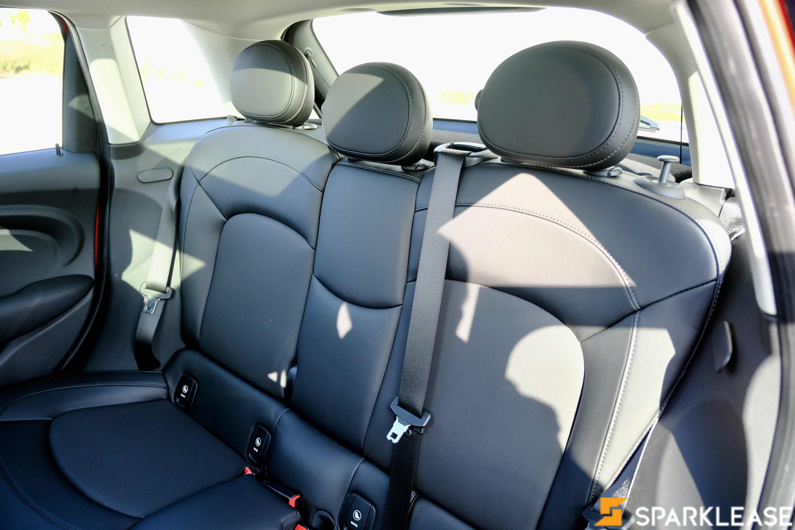 2015 MINI  Cooper Hardtop 5 Door  5dr HB , 温哥华, 五大行Finance估价