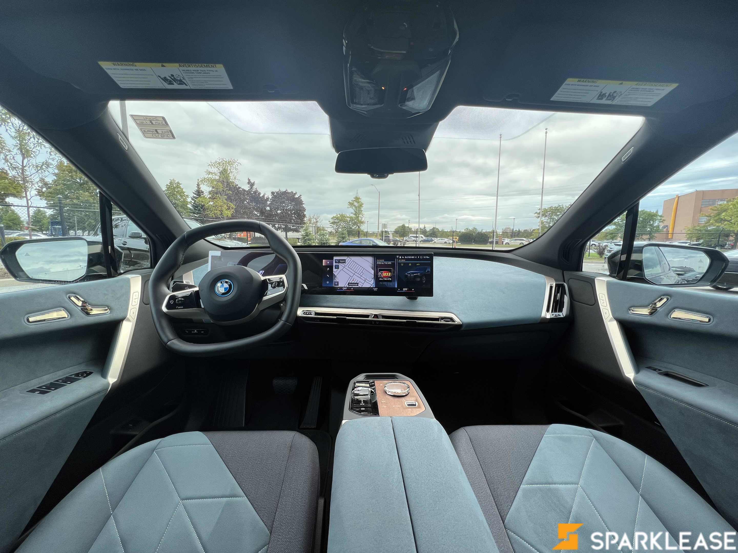2023 BMW  iX  xDrive40 Sports Activity Vehicle , 多伦多, 五大行Finance估价