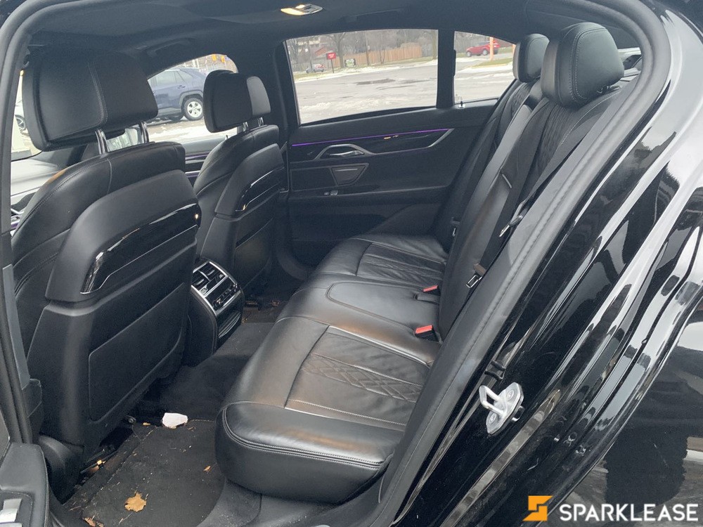 2016 BMW 750i, 多伦多, 全款车