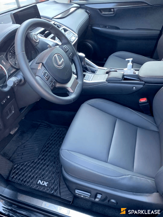 2020 Lexus NX300, 多伦多, 转LEASE