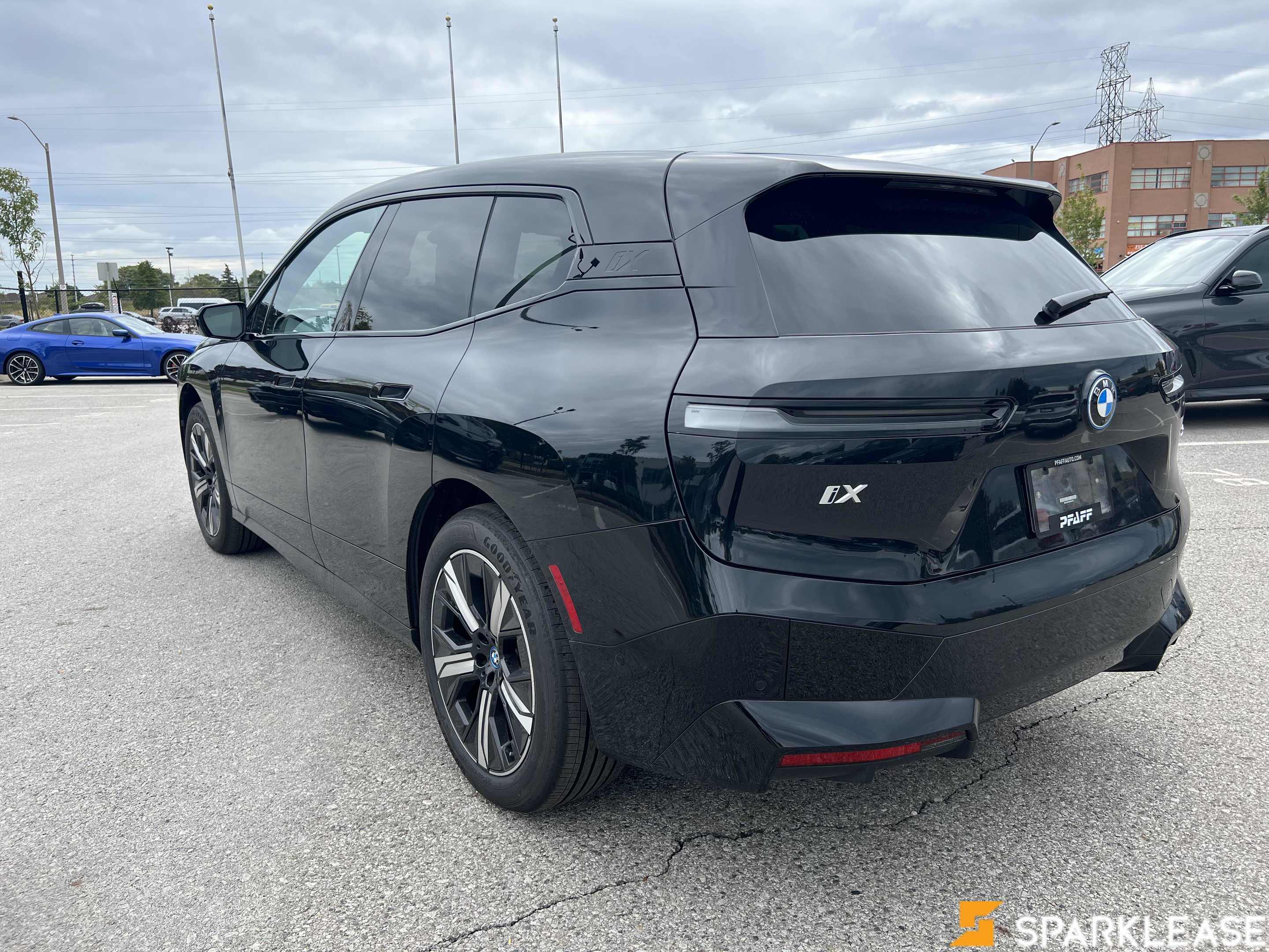 2023 BMW  iX  xDrive40 Sports Activity Vehicle , 多伦多, 五大行Finance估价