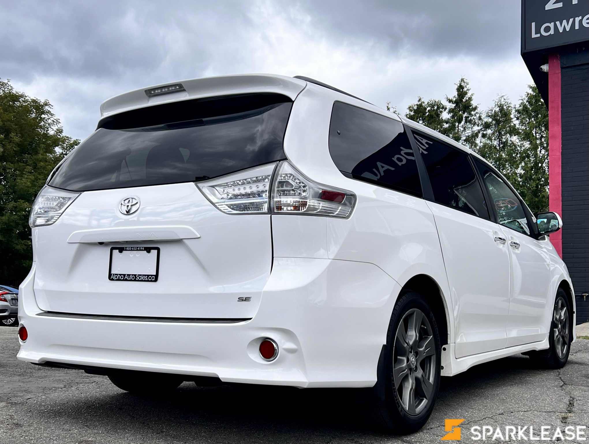 2017 Toyota  Sienna  5dr SE 8-Pass FWD , 多伦多, 五大行Finance估价