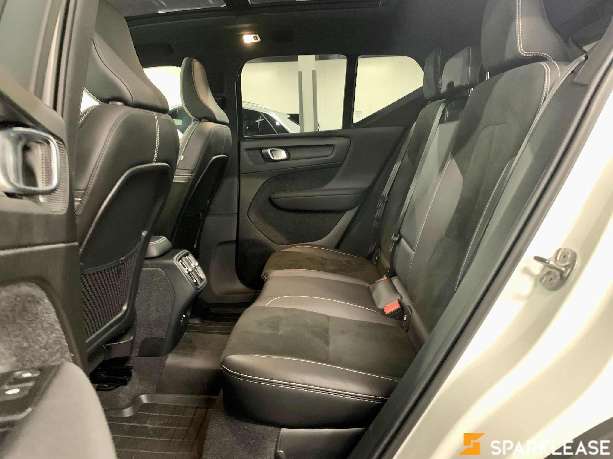 2022 Volvo XC40 T5 AWD R-Design, 多伦多, 五大行Finance估价