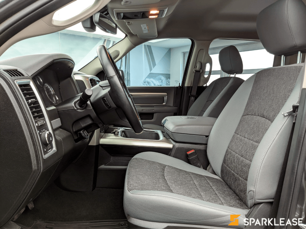 2019 Ram 1500 Classic SLT 4x4 Crew Cab, 多伦多, 五大行Finance估价