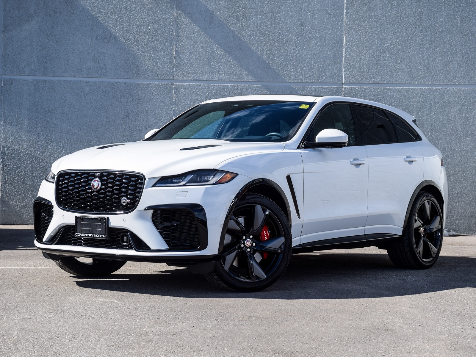 2023 Jaguar F-PACE P550 SVR