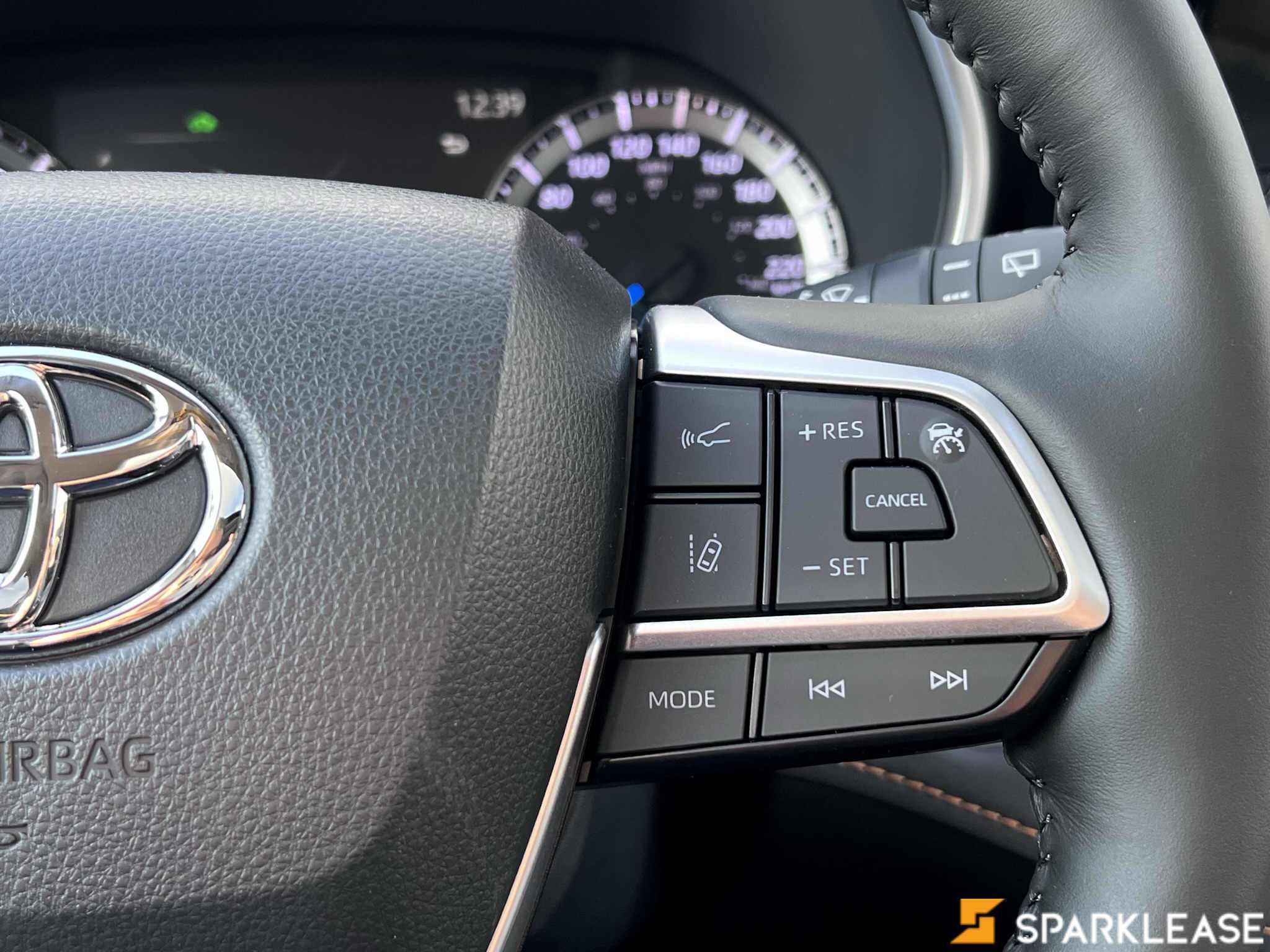 2023 Toyota  Highlander  Hybrid Limited AWD , 多伦多, 五大行Finance估价