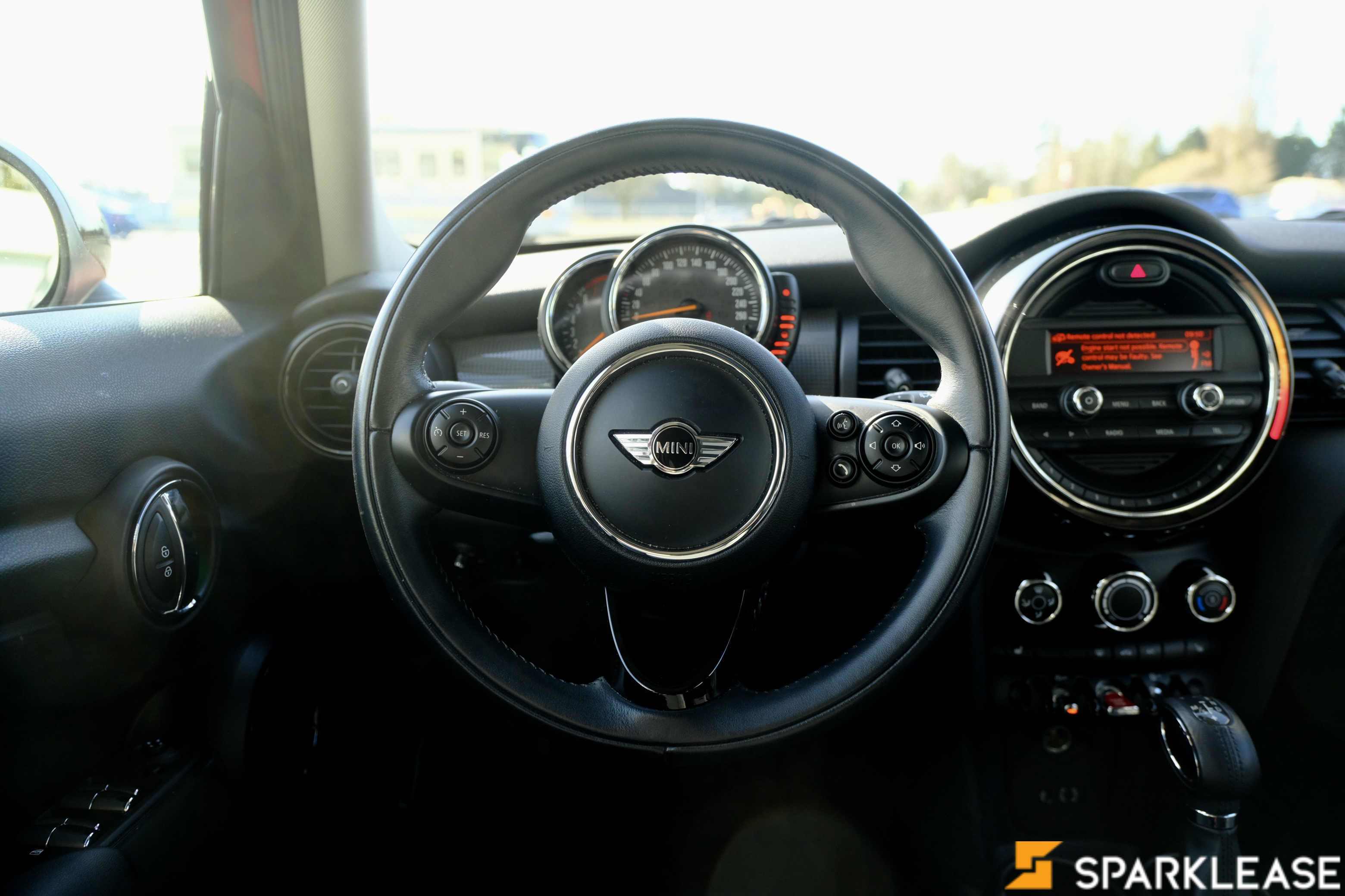 2015 MINI  Cooper Hardtop 5 Door  5dr HB , 温哥华, 五大行Finance估价