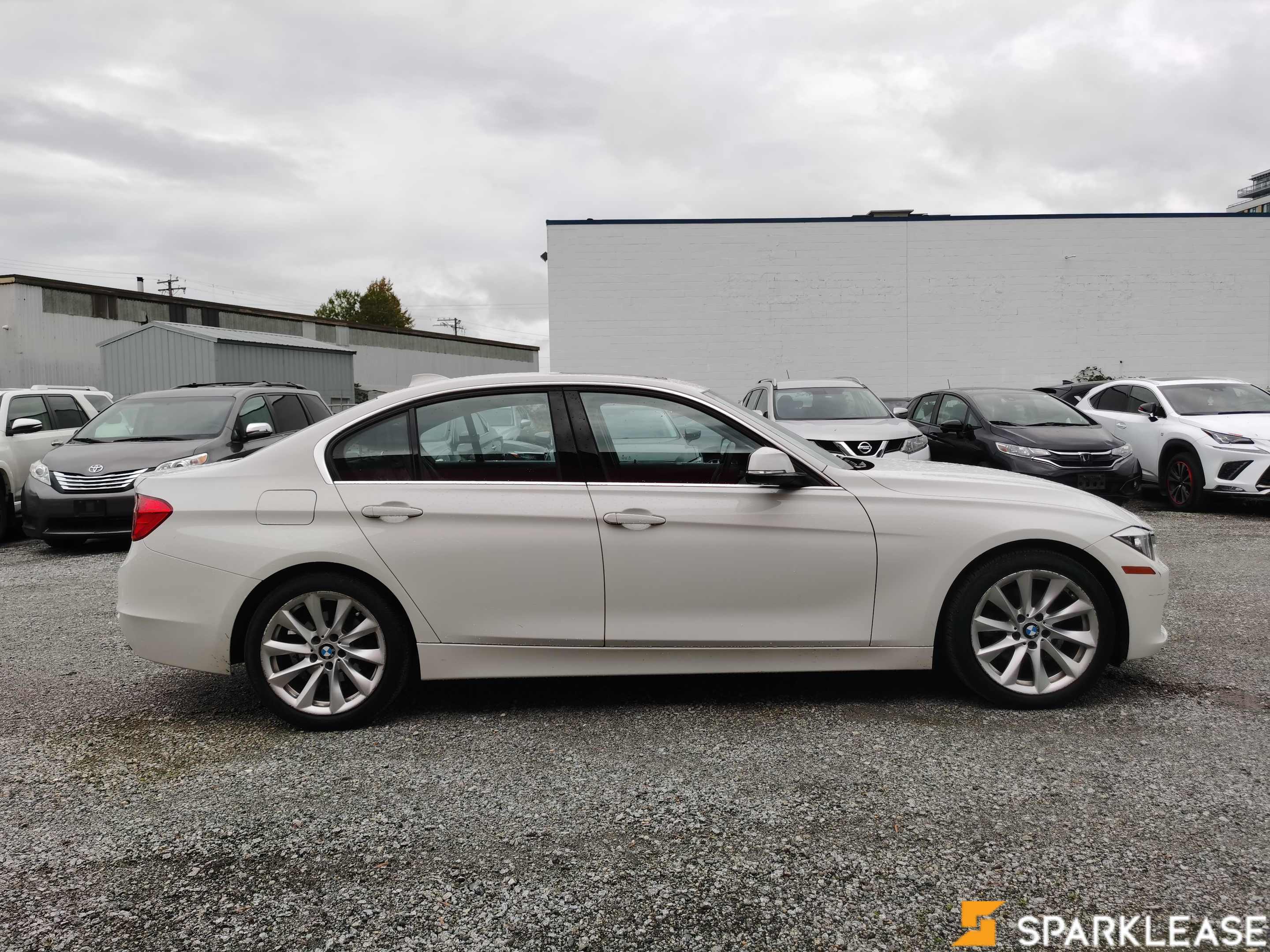 2014 BMW 3 Series 4dr Sdn 320i RWD, 温哥华, 全款车
