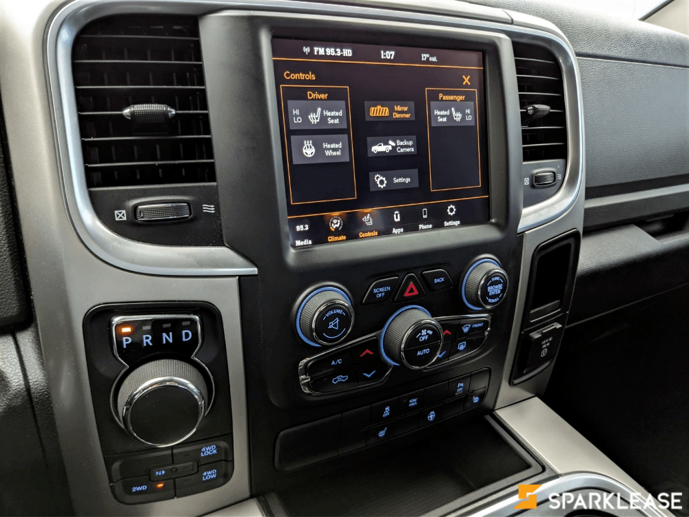 2019 Ram 1500 Classic SLT 4x4 Crew Cab, 多伦多, 五大行Finance估价