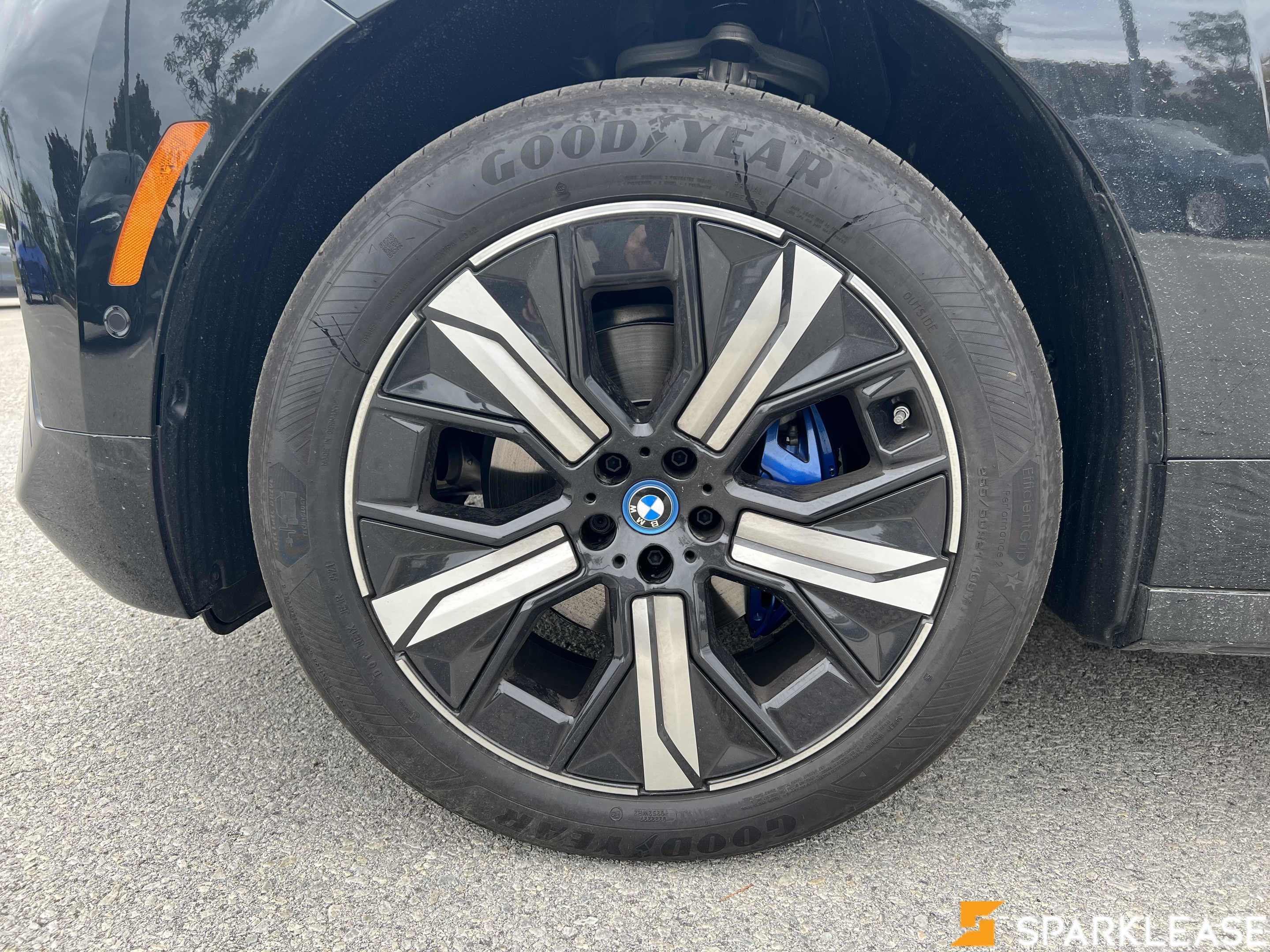 2023 BMW  iX  xDrive40 Sports Activity Vehicle , 多伦多, 五大行Finance估价