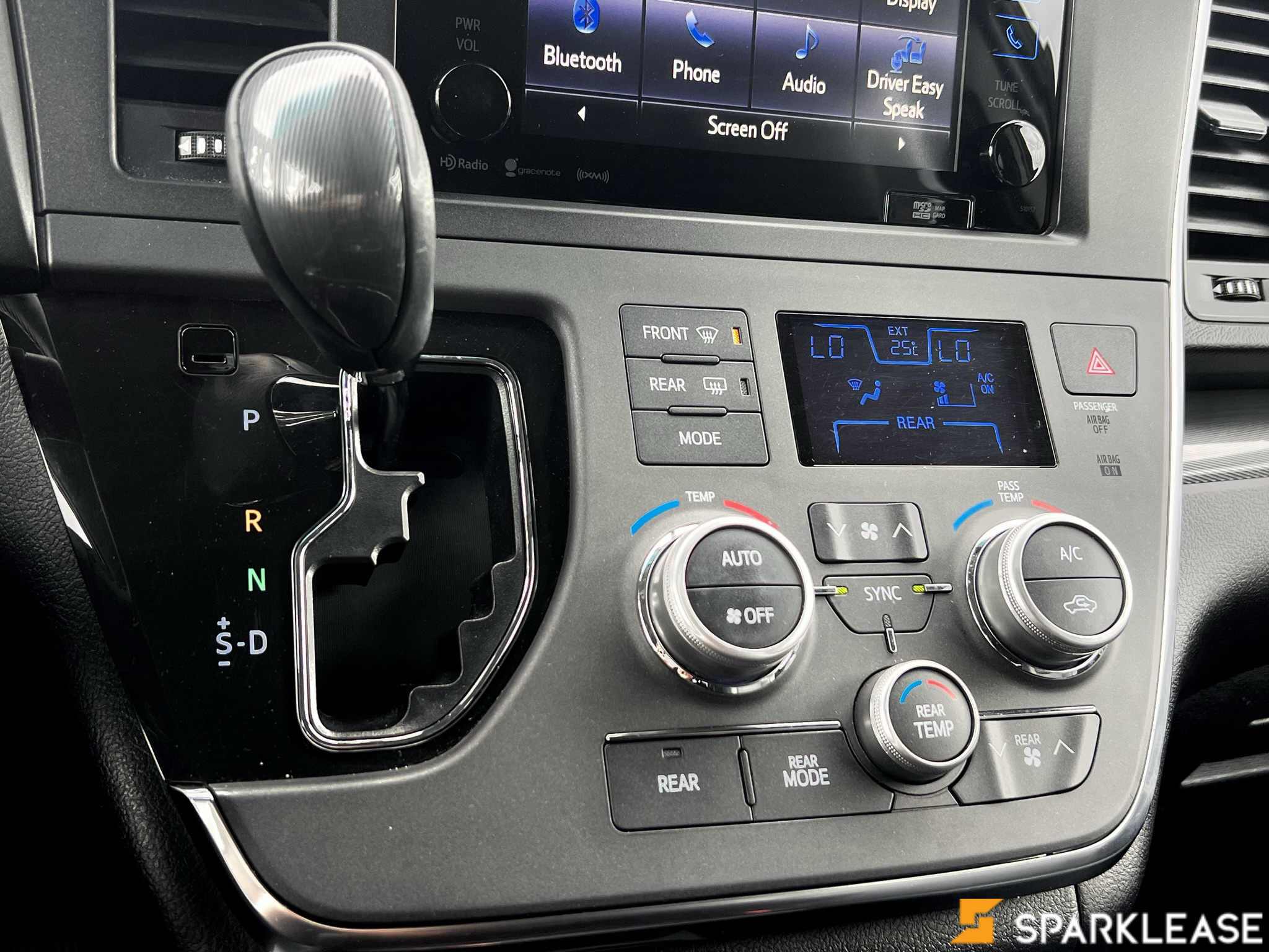 2017 Toyota  Sienna  5dr SE 8-Pass FWD , 多伦多, 五大行Finance估价