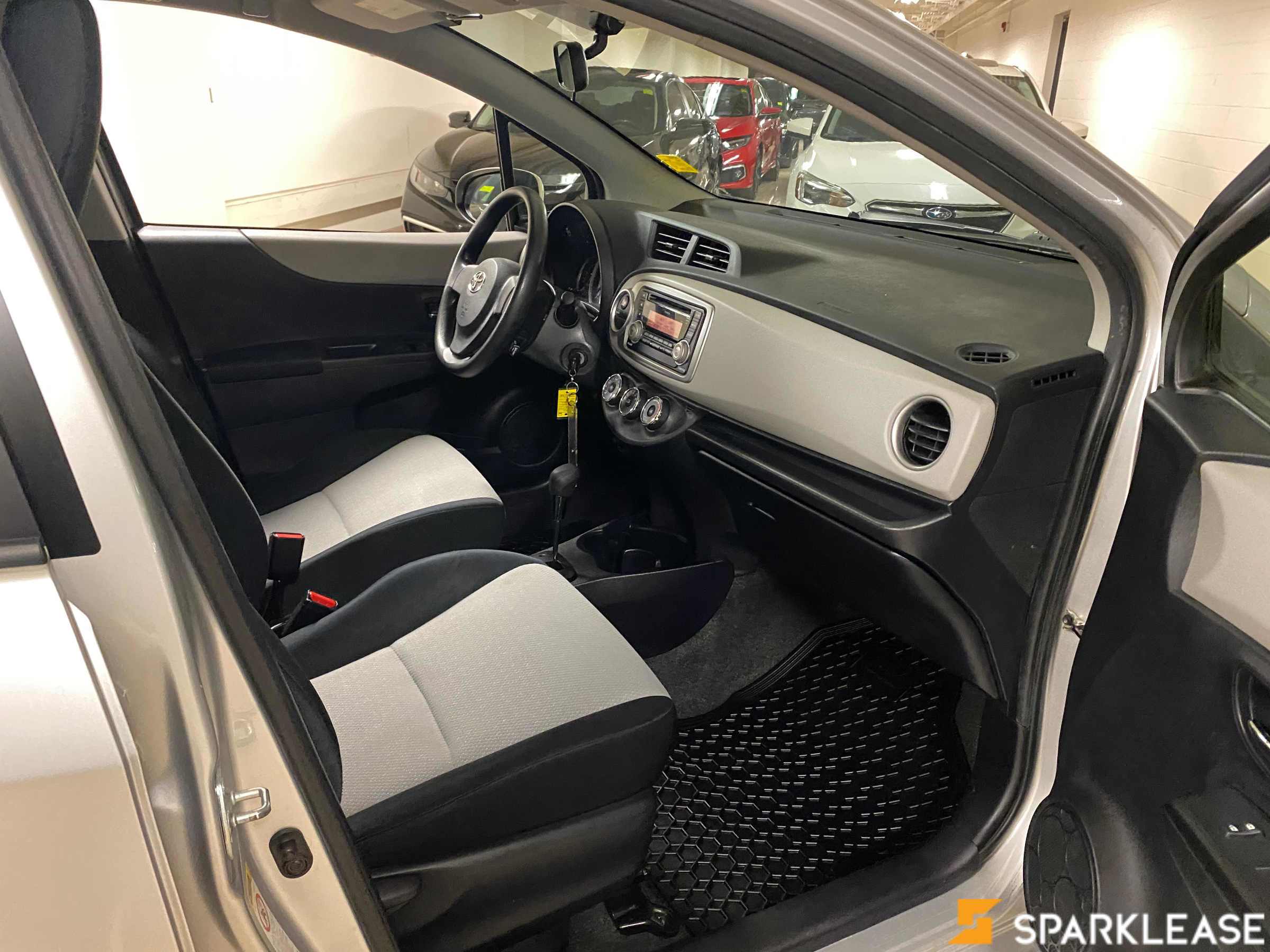 2013 Toyota Yaris HB Auto LE , 多伦多, 五大行Finance估价